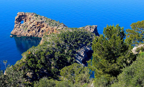  Cannes yacht charter rocky outcrops in the Mediterranean